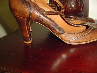 Marc Jacob Vero CUOIO size 9M brown ankle strap shoes made in Italy - Image 1 of 4