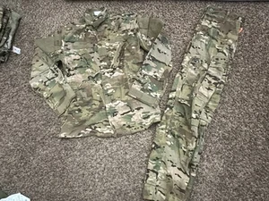 NEU USGI Army Multicam OCP Combat Aircrew Mantel und Hose Medium Regular Set - Bild 1 von 6