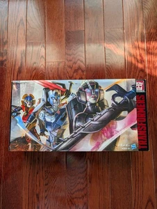 Hasbro SDCC 2015 Exclusive Transformers Combiner Hunters Deluxe Figure Box Set - Picture 1 of 6