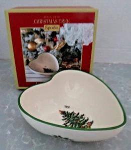 Spode Christmas Tree 4.75" Heart Shaped Dip Bowl in Original Box - Picture 1 of 8