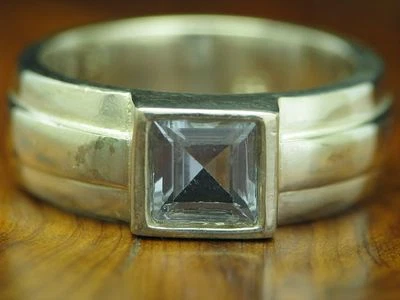 925 Argento Sterling Anello Con Spinello Ricoperto / Vero Argento / Rg 55,5/8,8g - Immagine 1 di 3