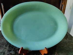 Plato ovalado de jadeíta Fire King de Anchor Hocking de colección 12” X 9” usado - Imagen 1 de 3