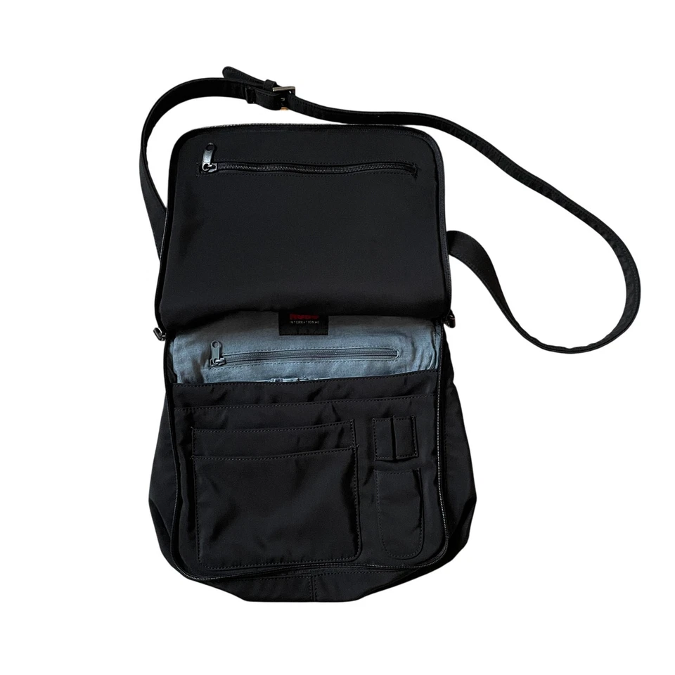 Bolso Bandolera Hobo International | Cartera de Viaje de Nylon, Ligero, Negro Foto 1 de 4