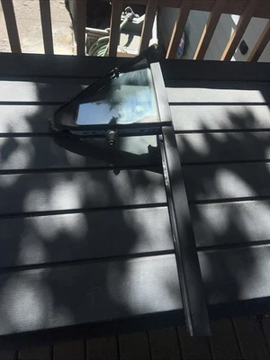 1992 1997 Ford F350 Crew XLT OEM Front RIGHT PASSENGER Door Vent Glass - Изображение 1 из 4