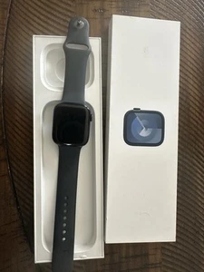 Apple Watch Series 9 45mm Aluminum Case with Sport Band - Midnight (GPS - Photo 1 sur 7