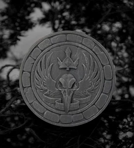 Blizzcon Goody Bag Raven Lord Crest Magnet 2018 New Blizzard Heroes of the Storm - Picture 1 of 3