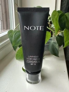 HINWEIS Luminous feuchtigkeitsspendende Foundation 102 WARME MANDEL 1,18 Unzen ohne Verpackung - Bild 1 von 1