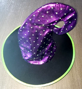 Niñas SOMBRERO BRUJA NEGRO VERDE BRILLANTE ADORNOS CORAZONES BRILLO PÚRPURA DISFRAZ HALLOWEEN - Imagen 1 de 1