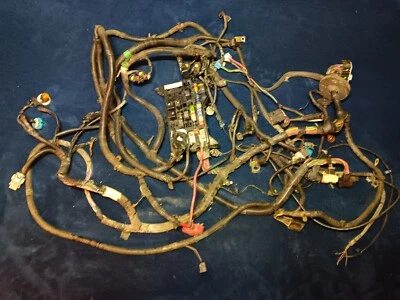 01 Dodge Ram Pickup Under Hood Fuse Box Panel Injector Head Light Wiring Harness - Image 1 of 4