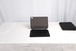 Magic Keyboard for 10.9in iPad 10th Gen Magnetic Keyboard UK Layout w/Trackpad - Picture 1 of 9