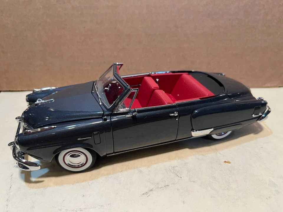 1/24 DANBURY MINT 1950 STUDEBAKER CHAMPION CONVERTIBLE GREY NICE - Image 1 of 4