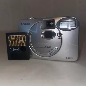 Fujifilm FinePix A201 2.0MP Compact Digital Camera Vintage + 16MB Smartmedia - Picture 1 of 8