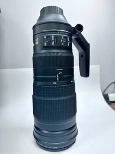 Nikon AF-S NIKKOR 200-500mm f/5.6E ED VR SWM IF Lens, Lens Hood, Bag and Case - Picture 1 of 6