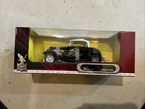 Road Signature 1932 Ford Roadster Street Rod grün mit Flammen Diecast 1:18 selten - Bild 1 von 5