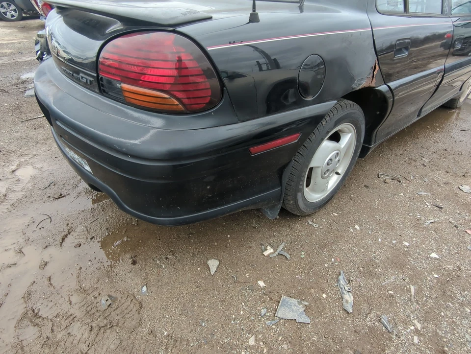 1996-1998 Pontiac Grand Am Rear Bumper Assembly Oem YFTM4 Foto 1 de 3