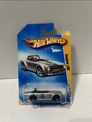 2009 1:64 Hot Wheels New Models 33/42 Triumph TR6 Silver 033/190 - Image 1 of 2