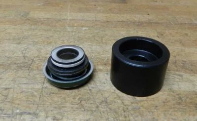 1955-89 Chevrolet Ford Mopar New water pump seal installation tool with seal - Imagen 1 de 4