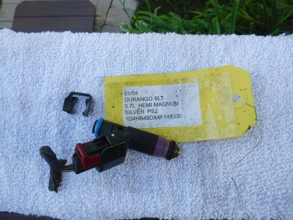  Inyector de combustible Dodge Durango 2004-2009 Ram 1500-3500 HEMI 5,7 L B-81 Foto 1 de 1