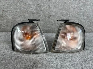 Lámparas de esquina de señal de giro genuinas Primera P10 Nissan OEM KOITO 210-63317 - Imagen 1 de 13