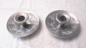 VINTAGE PAIR HAMMERED ALUMINUM CANDLE HOLDERS - PALMETTO LEAF DESIGN - Picture 1 of 8