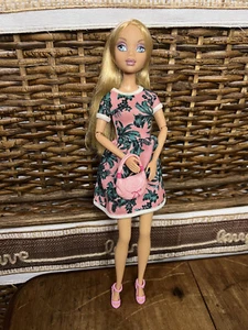 Barbie My Scene Barbie Doll 2003 Platinum Blonde - "Barbie" - Jointed Elbows - Picture 1 of 3