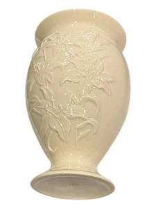 Lenox Masterpiece Collection Vase Raised Iris 8”T Excellent Used Condition - Picture 1 of 9