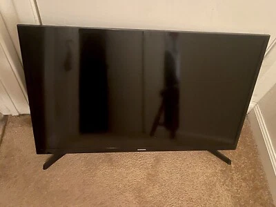 Samsung UN32EH4050 32" 720p HD LED LCD Television - Image 1 of 2