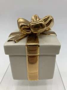 Mikasa Fine Porcelain Holiday Elegance Gift Box Trinket Jewelry Present Box 3.5” - Picture 1 of 6