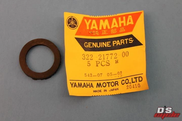 NOS Yamaha Oil Tank Cap Gasket 1972 DT2MX 1972 RT2MX PART# 322-21772-00 - Image 1 of 4