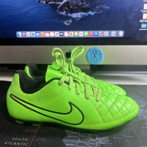 NIKE Tiempo Soccer Cleats Green 631286-330 Youth Size 4Y - Picture 1 of 7