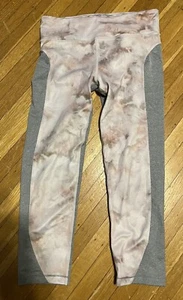 Athleta girls Gray Camo Cropped Leggings Capri Size:16 EUC - Picture 1 of 3