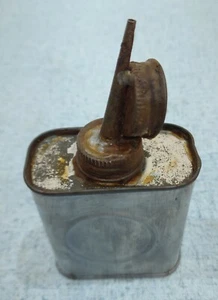 Rare interesting design vintage oil can 1930/40s - Picture 1 of 5