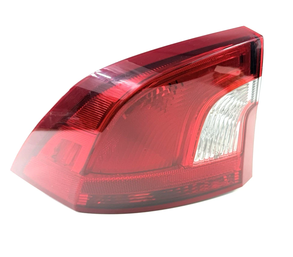 Conjunto de lámpara de luz trasera exterior lado conductor izquierdo Volvo S60 2011-2018 3079267 OEM Foto 1 de 4