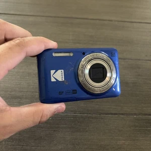 Cámara digital compacta Kodak PIXPRO FZ55 16 MP azul - Imagen 1 de 10