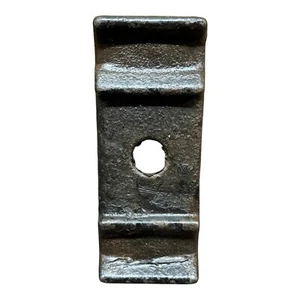 99-07 Ford F450 F550 Eje trasero Hoja Resorte Superior U Placa de perno F5TA-5798-AA - Imagen 1 de 4