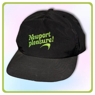 Gorra Newport Pleasure, Promocional Cigarrillo Negro Sombrero Ajustable Espalda a Presión Foto 1 de 4