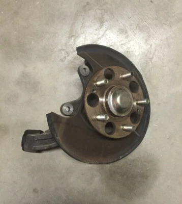 2002-2006 ACURA RSX TYPE S OEM USED DRIVER SIDE REAR HUB KNUCKLE DC5 K20 - Image 1 of 2