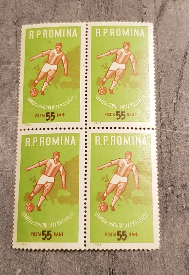 ROMANIA  SOCCER IN BLOCK OF FOUR MNH - Image 1 of 1