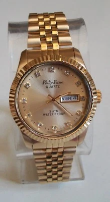 MEN'S GOLD FINISH DAY & DATE FASHION STYLE DRESSY CASUAL WATCH - Image 1 of 4