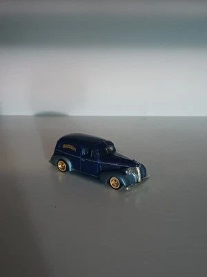 Chevy 1939 sedán entrega revista Revell Lowrider azul 1/64 suelto Foto 1 de 4