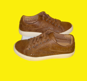 Indigo Road Kadison Women's 10 Brown Leather Low Top Sneakers Rare Clean Outer!