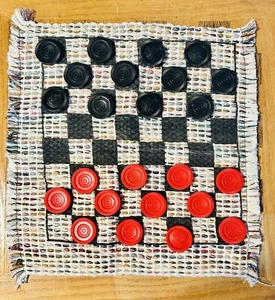 VTG 90’s Cracker Barrel Knit Rug Checkers Game - Complete W Instructions 12x12” - Picture 1 of 9