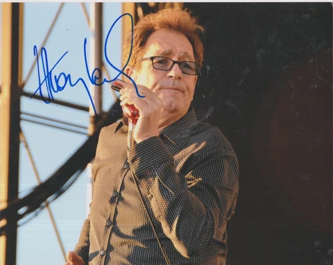 Huey Lewis (And The News)   **HAND SIGNED**   8x10 photo  ~  AUTOGRAPHED Cover