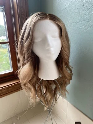 Peluca de cabello humano 100 % atada a mano Ellen Wille Obsession rubia personalizada Foto 1 de 4