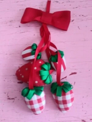 Encantadora cocina rural dulce tela colgante gingham fresas 🍓 Foto 1 de 2