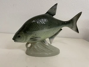 Vintage Jaroslav Jezek für Royal Dux Karpfen Tschechische Skulptur 33x25cm RARE - Bild 1 von 9