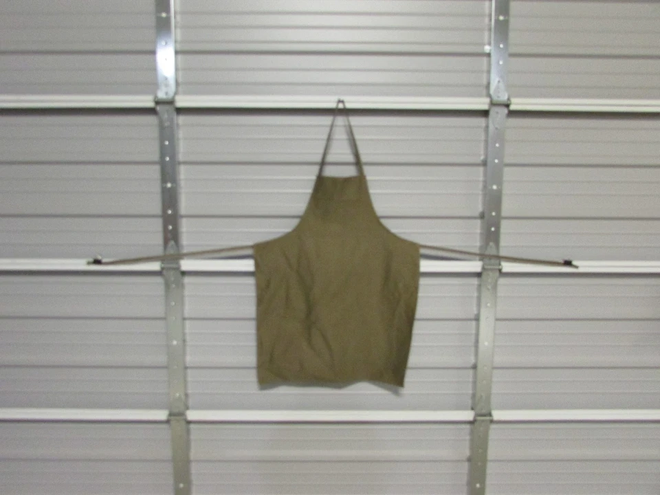 NEW HEAVY DUTY COTTON WORK APRON, 33" x 25", PEANUT (HH) - Image 1 of 1