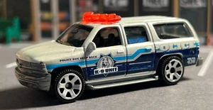 Matchbox  1999/2000 Chevrolet Suburban, K-9 Unit   1/76 scale - Picture 1 of 6