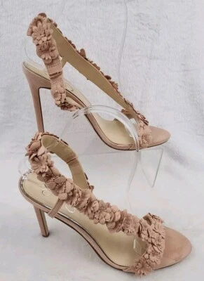 JESSICA SIMPSON JESSIN BEIGE SUEDE OPEN TOE FLOWER STRAP 4” DRESS HEEL SIZE 9.5 - Image 1 of 4