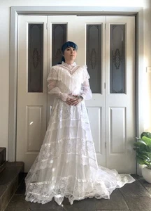 The Clarissa Gown | Vintage 1980s Sugar House Lace Wedding Dress | Size AU 4-6 - Picture 1 of 12